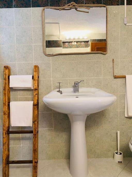 Un Tuffo Nel Mare Villa Леванто Екстериор снимка